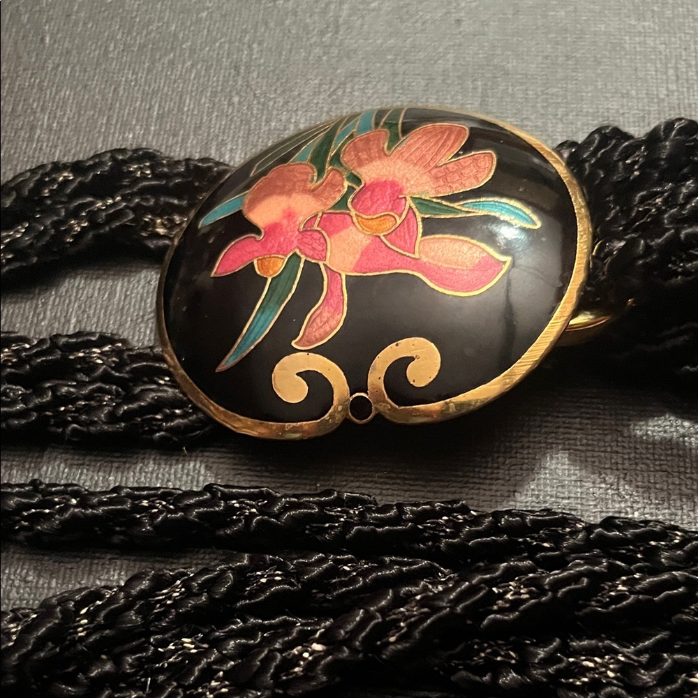 Elegant Black and Gold closinae belt buckle with velvet belt
